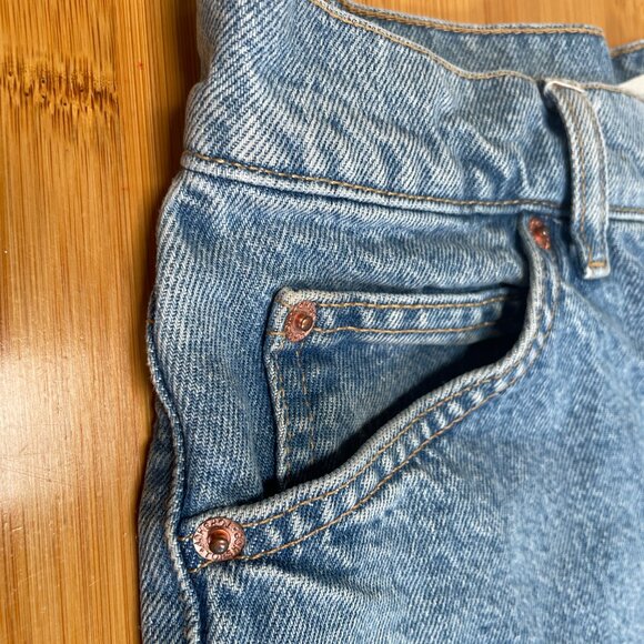 TOPSHOP ROLL CUFF HIGH RISE DENIM MOM SHORTS - Picture 7 of 8